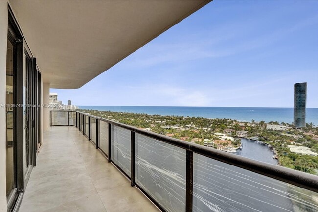 Building Photo - 19667 Turnberry Way