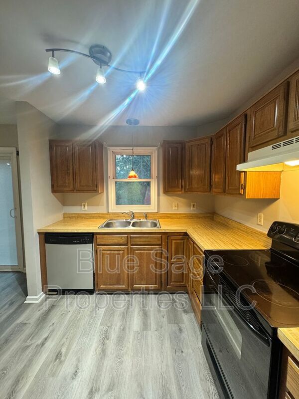 Building Photo - 603 Felton Ave