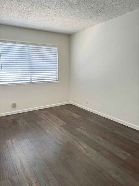 Building Photo - 1058 Mohr Ln