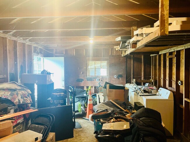 Building Photo - Charming 3bdrm/1.5bth Home Conveniently Located in Richmond's North Highland Park Subdivision w/P...