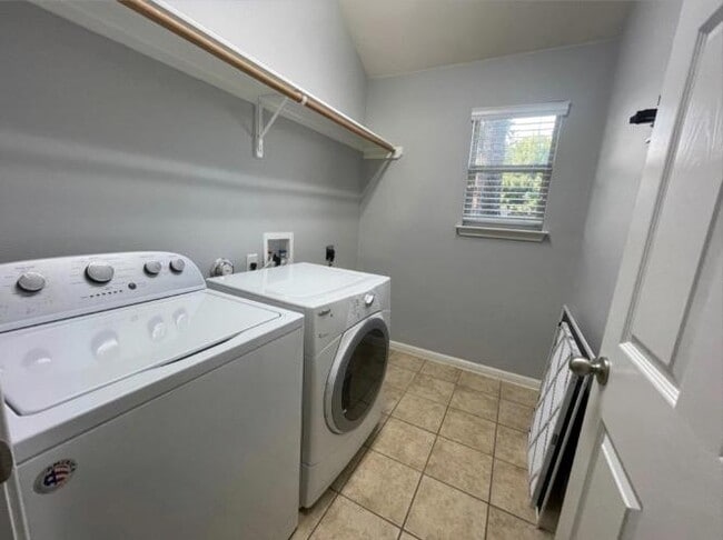 Building Photo - 101 S Gadwall Ln