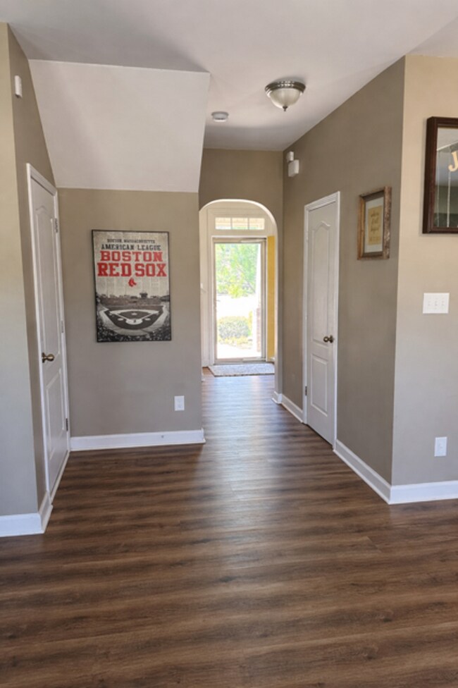 Building Photo - 2520 Clear Pines Ct