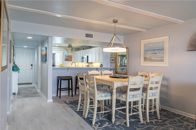 Building Photo - 4141 Ocean Dr