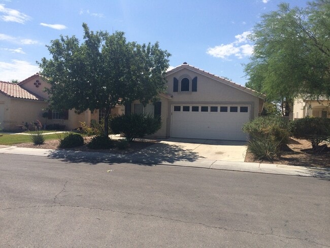Primary Photo - Single story 4br, 2bth, 2cg
