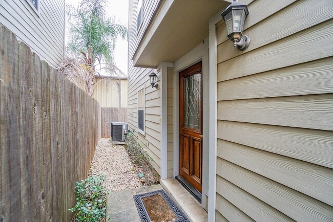 Building Photo - 5730 Kansas St