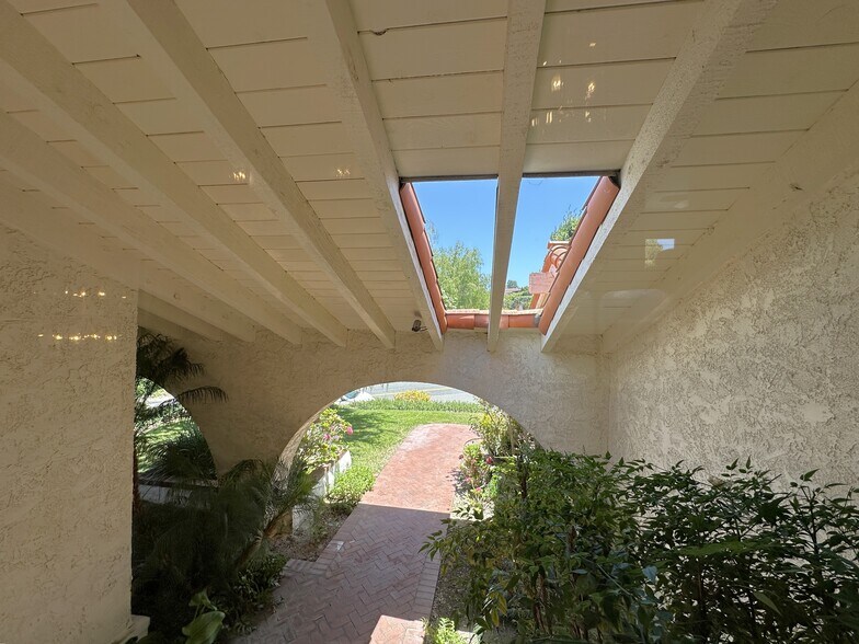 Building Photo - 26543 Academy Dr