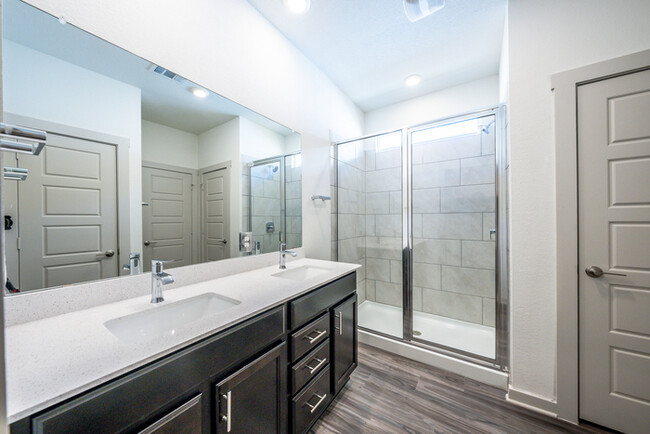 Building Photo - 13708 Lubeck Dr