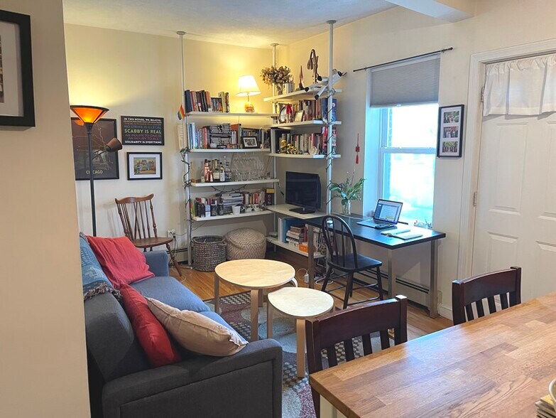 Primary Photo - 110 Berkshire St