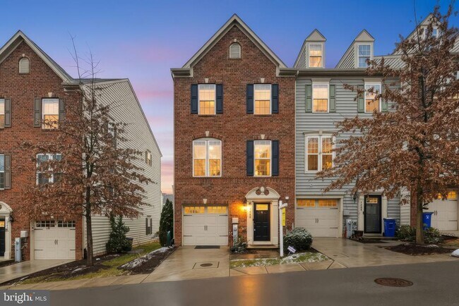 Building Photo - 7408 Wild Honey Way