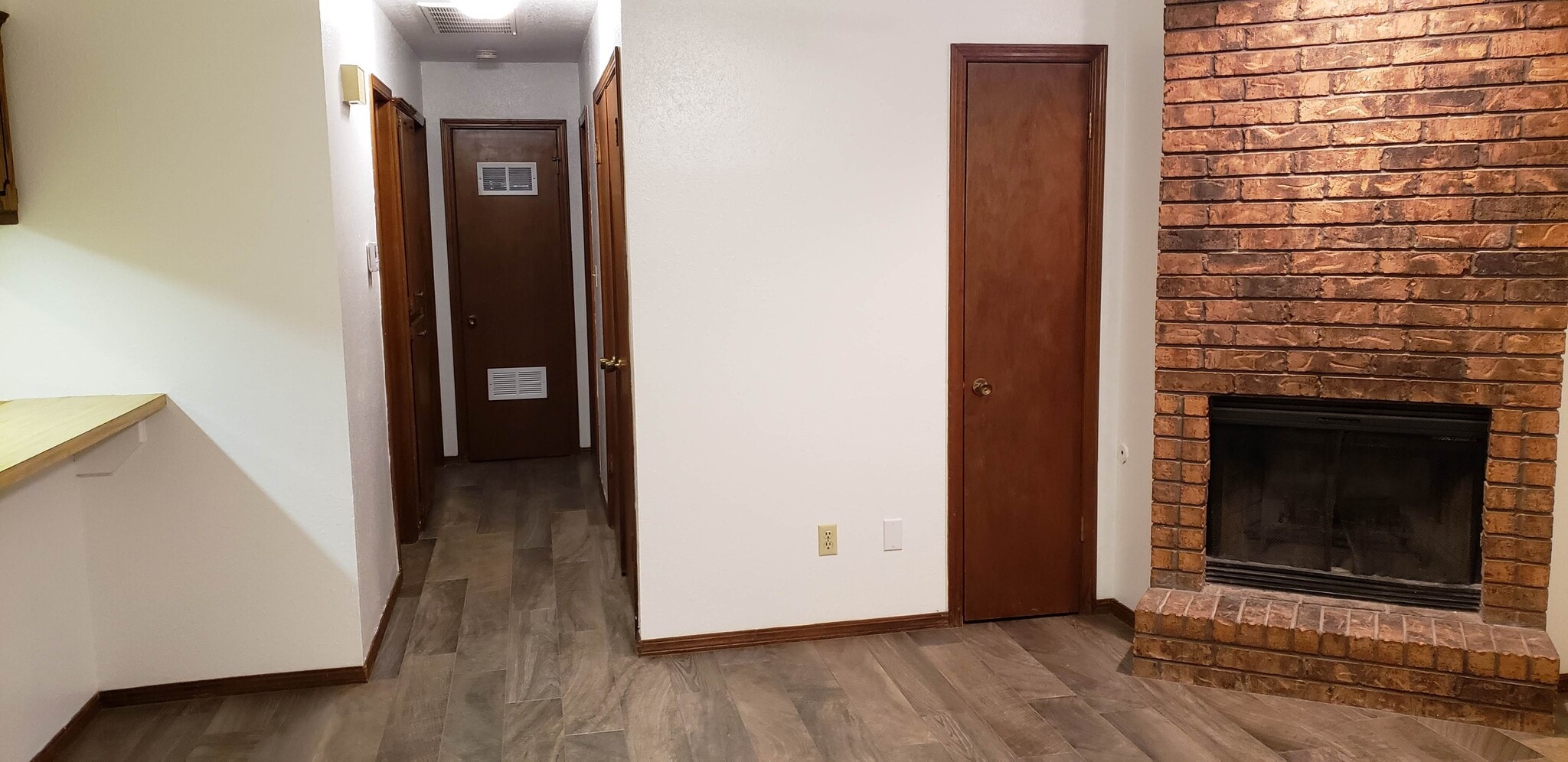 View of hallway from living room - 908 Acacia Cir
