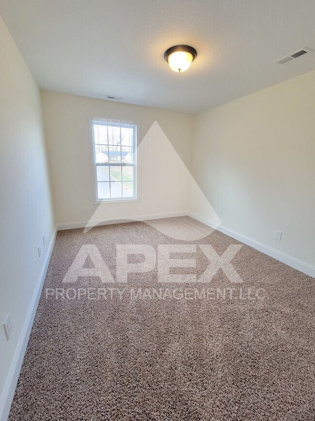 Building Photo - Beautiful  4 Bd 2.5 Ba Single Family home ...