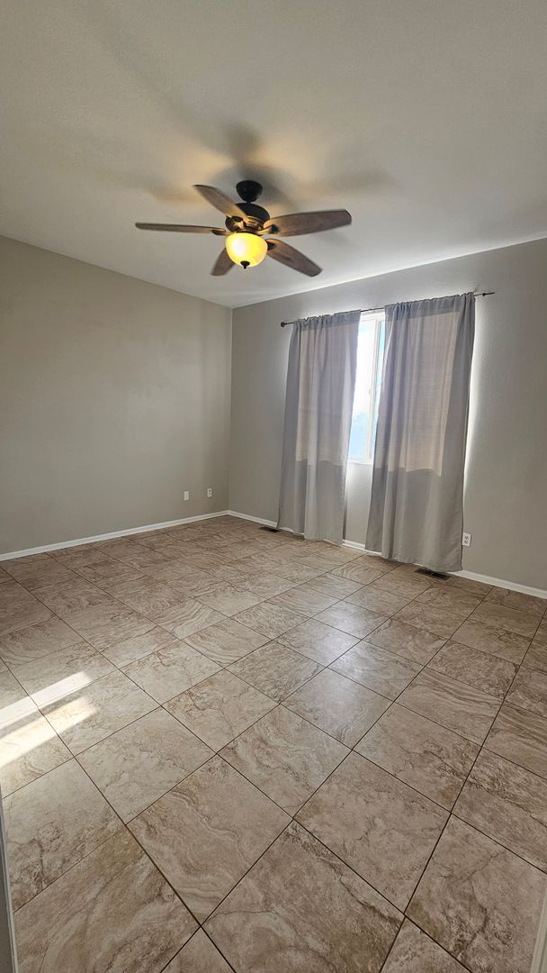 Building Photo - $2700 | 4BR/2.5BA | Pet Friendly House wit...