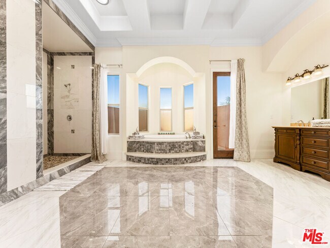 Building Photo - 14420 Merlot Ct