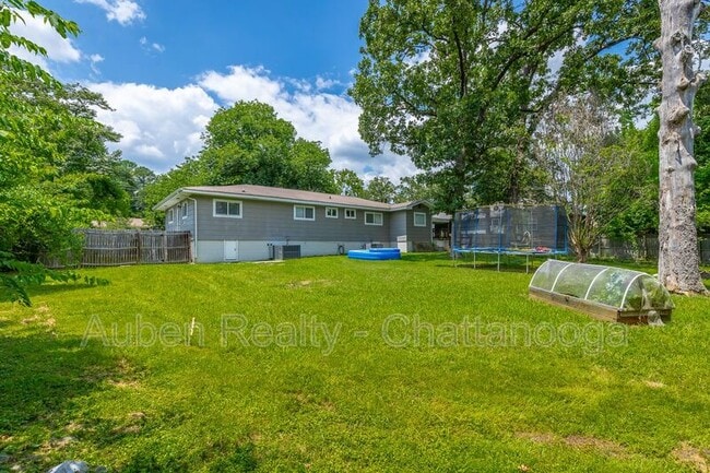 Building Photo - 2806 Silverdale Rd