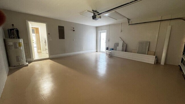 Building Photo - 11822 Island Lakes Ln