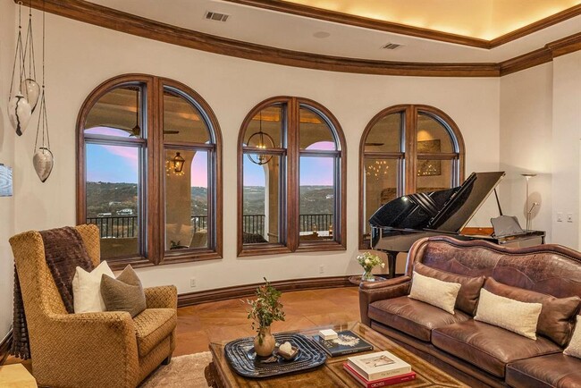 Building Photo - 1710 Mt Larson Rd