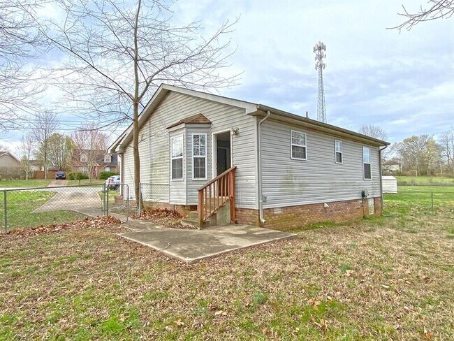 Building Photo - 101 Monarch Ln