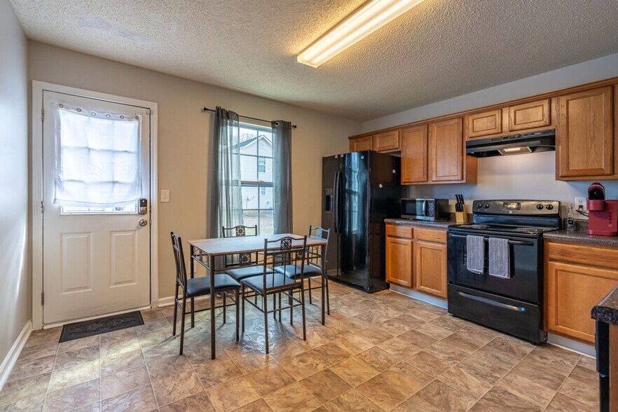 Building Photo - 106 Middlebrook Dr