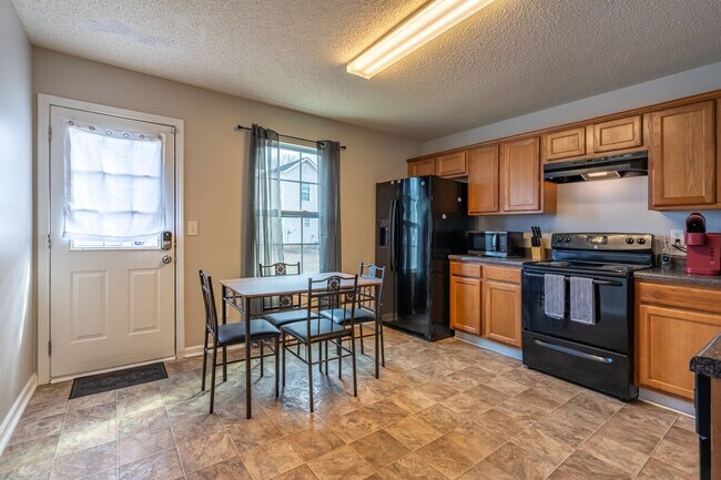 Building Photo - 106 Middlebrook Dr