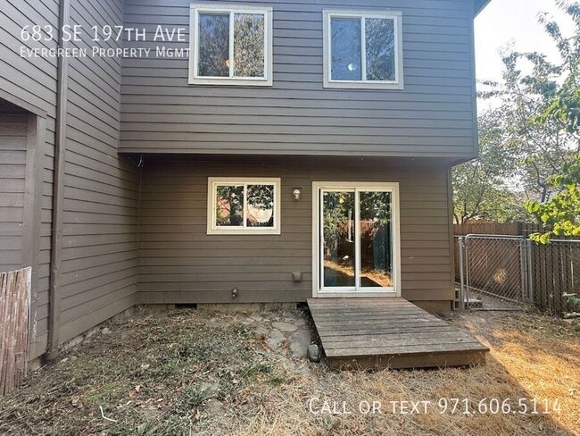 Building Photo - 683 SE 197th Ave