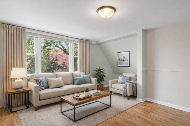 Building Photo - 1342 Circle Ave