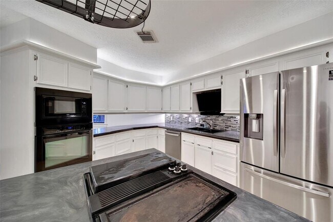 Building Photo - 9 Wind River Ct
