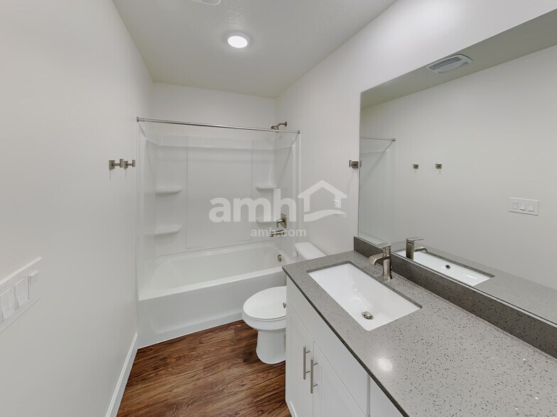 Building Photo - 6768 N Silver Gate Dr