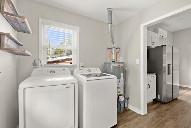 Building Photo - 361 Cameron St SE