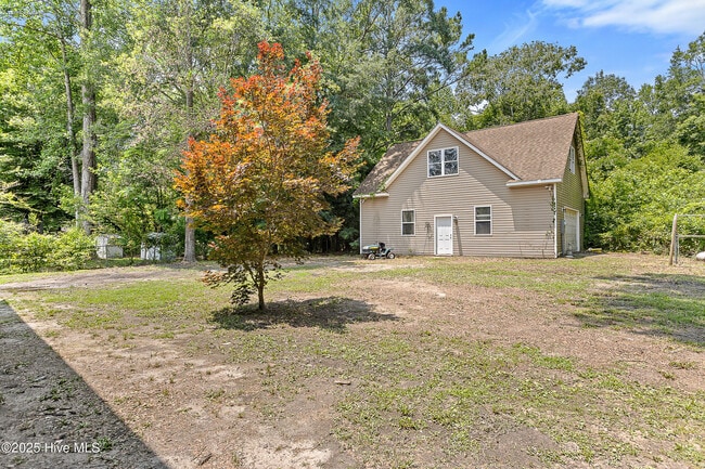 Building Photo - 218 Spring Dr