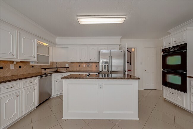 Building Photo - 20206 Cadogan Ct