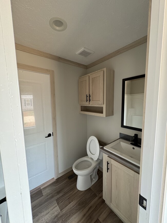 Building Photo - 400 Parker St