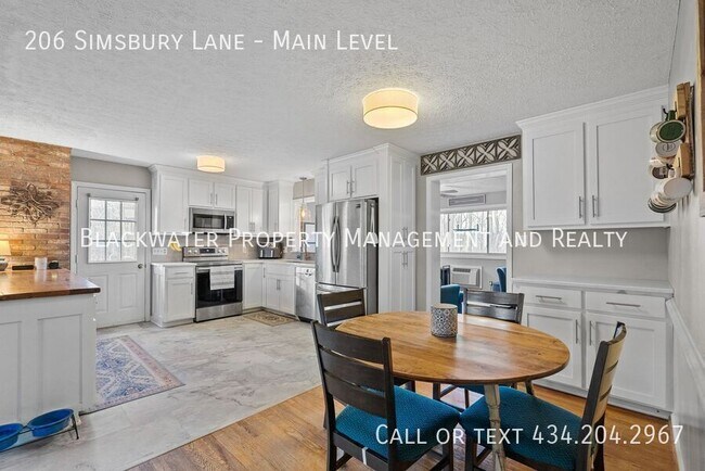 Building Photo - 206 Simsbury Ln