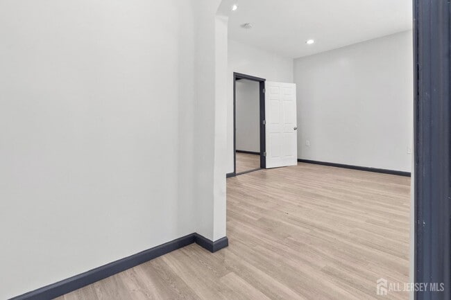 Building Photo - 211 N 13th St