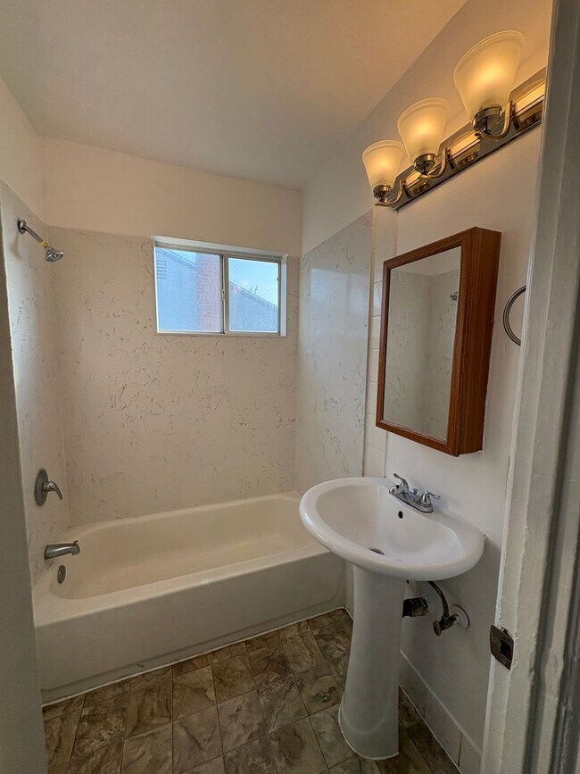 Building Photo - 3730 Ivy St