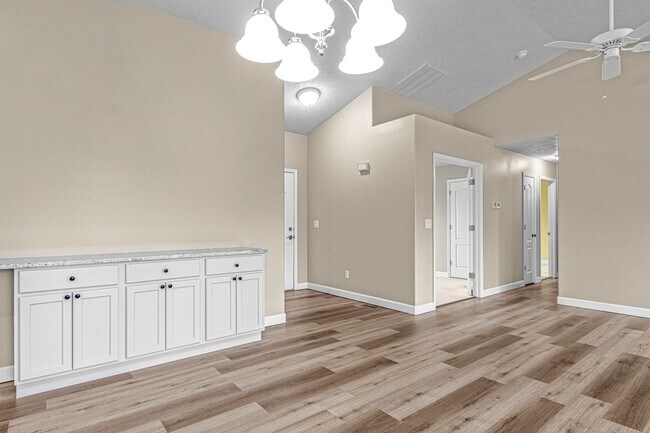 Building Photo - 4289 N Wellspring Ave