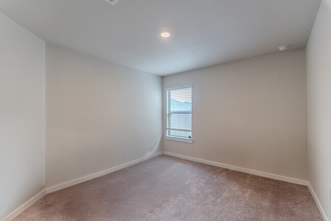 Building Photo - 22035 Juniper Crossing Dr