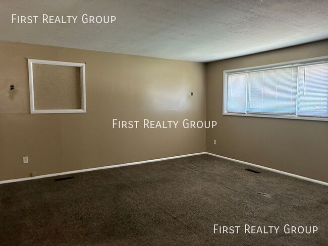 Building Photo - 27 Stadia Dr