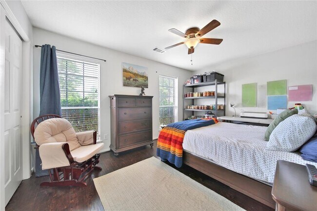 Building Photo - 21403 Hadrian Dr
