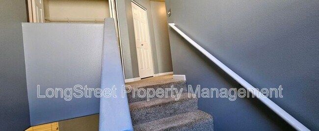 Building Photo - 4322 NE 76th Ave