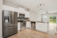 Building Photo - 425 Servia Dr