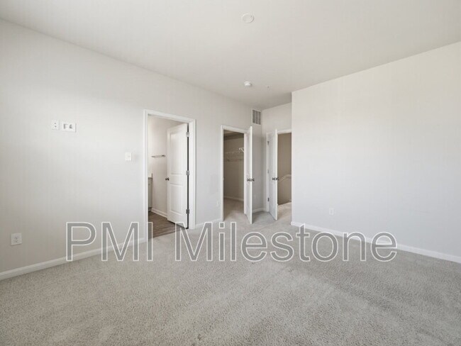 Building Photo - 7055 Delegate Pl