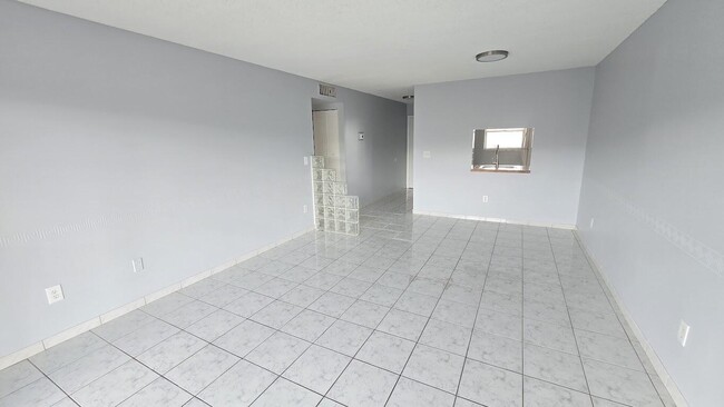Building Photo - 2800 NW 56th Ave