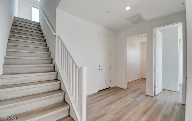 Building Photo - 1550 Stone Perch St