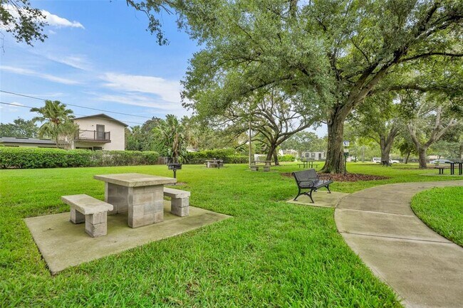 Building Photo - 4020 Ibis Dr