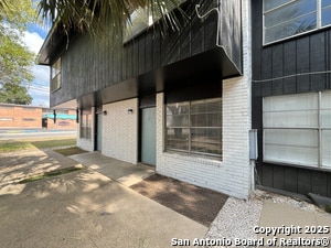 Building Photo - 2802 Lasses Blvd