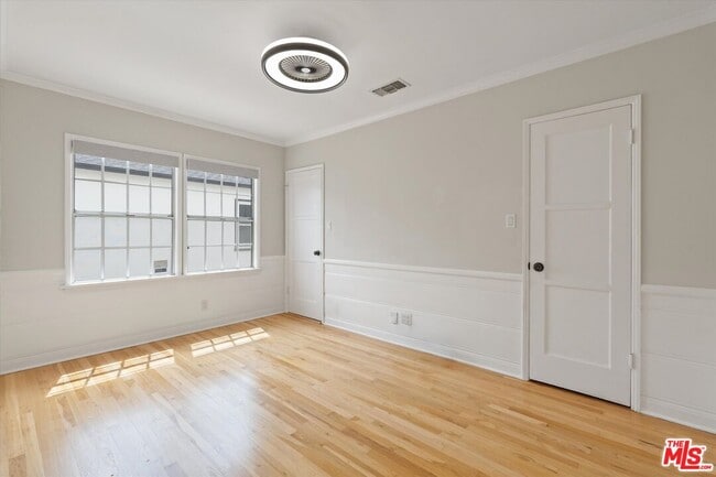 Building Photo - 8348 Reading Ave