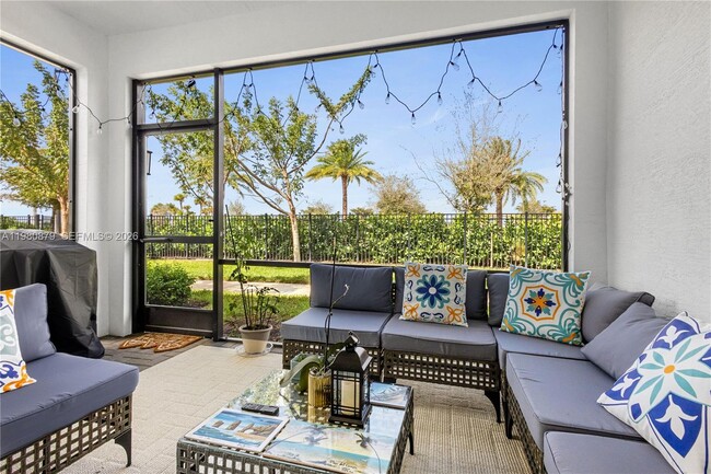 Building Photo - 4820 Longwood Lake Sq