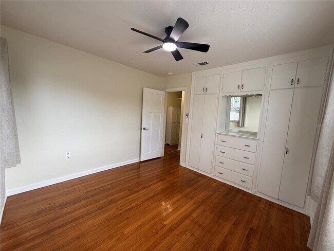 Building Photo - 465 Briarcliff Ave