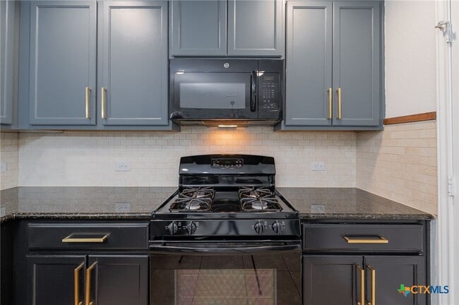 Building Photo - 146 Linden Ln