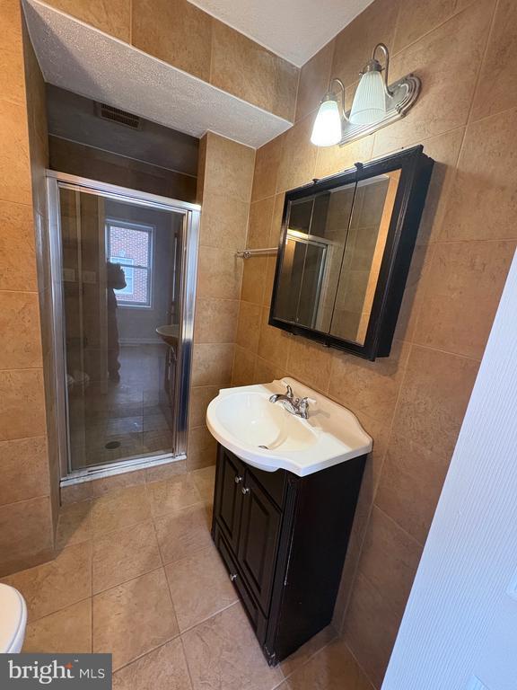 Building Photo - 229 S Durham St